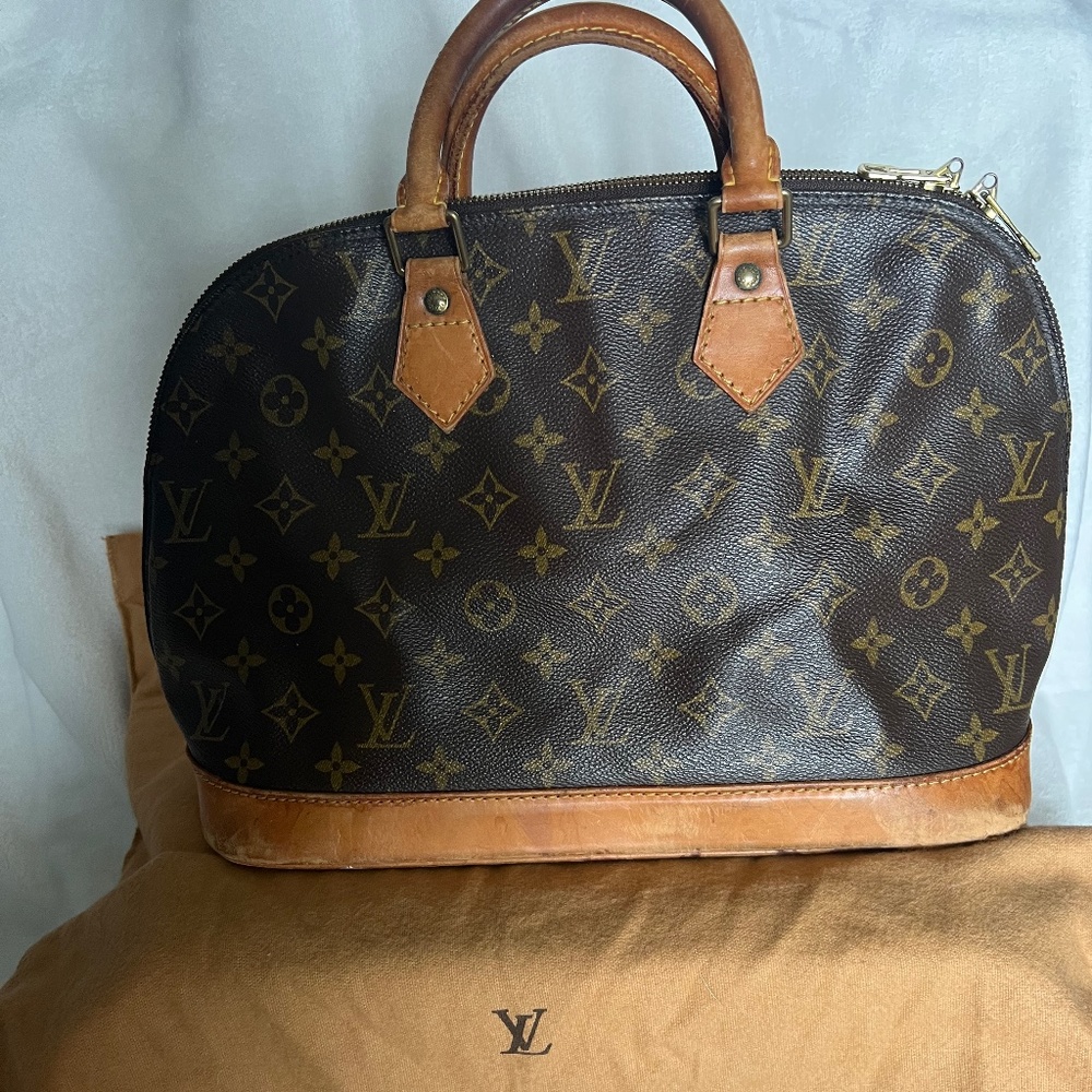 Authentic Louis Vuitton Alma Tote